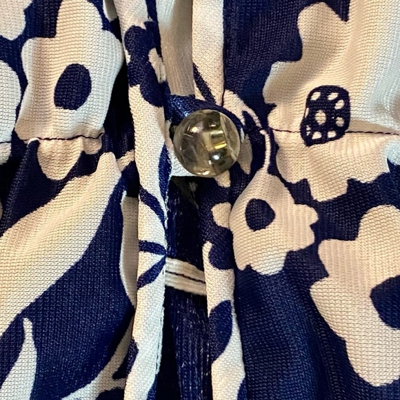 Floral Cardigan Blouse , 1960s 1970s Vintage, Navy Blue & White, Tropical - Picture 4 of 10